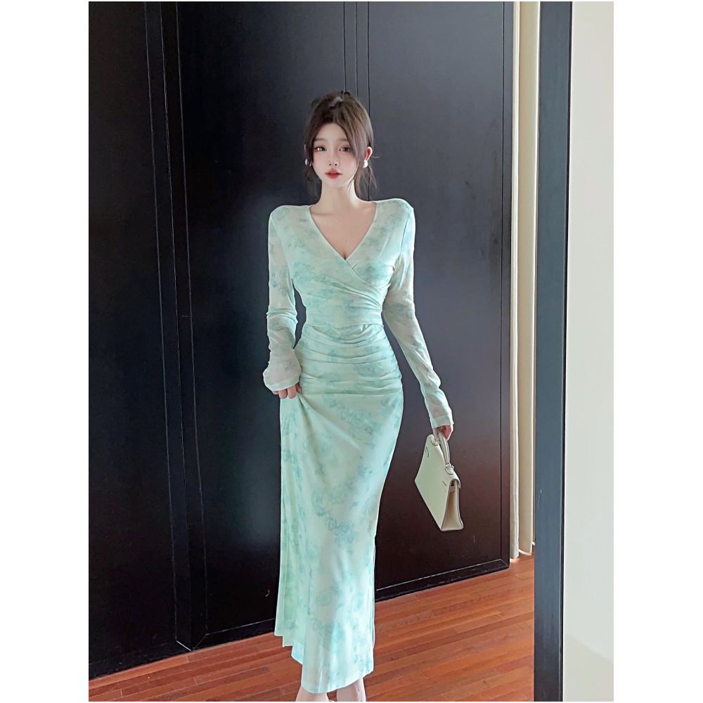 2025 Autumn New Heart Style Fashionable French Retro Dress Sunscreen Long Sleeve Cardigan Two Piece Set for Women