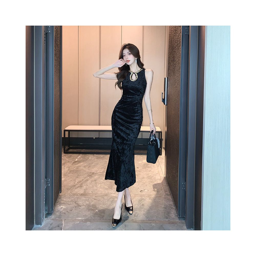Elegant Gold Velvet Dress for Women Autumn Winter Slim Fit Waist Defining Hip Hugging Skirt Beaded and Hollowed Out Fishtail Dress image 0