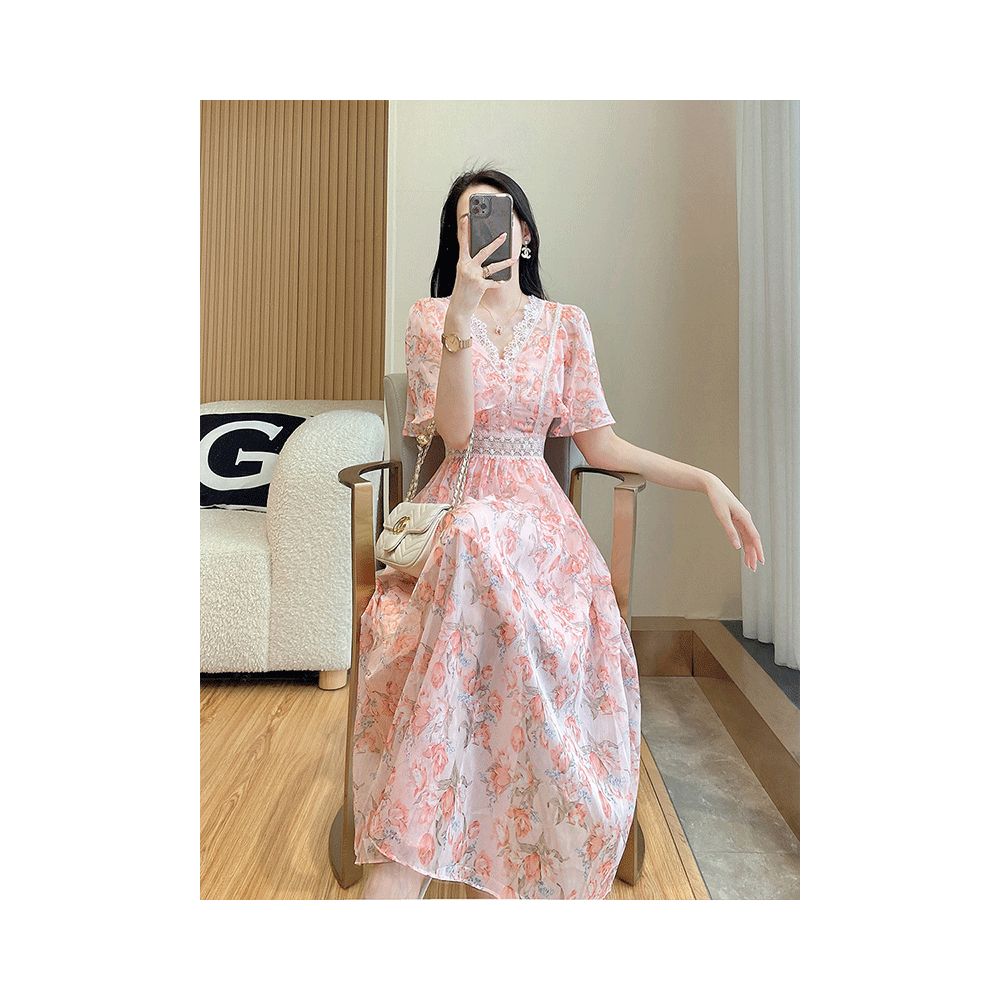 2025 New Summer Floral Print Dress for Women Sophisticated Youthful Elegant and Chic Perfect for Beach Vacations image 3