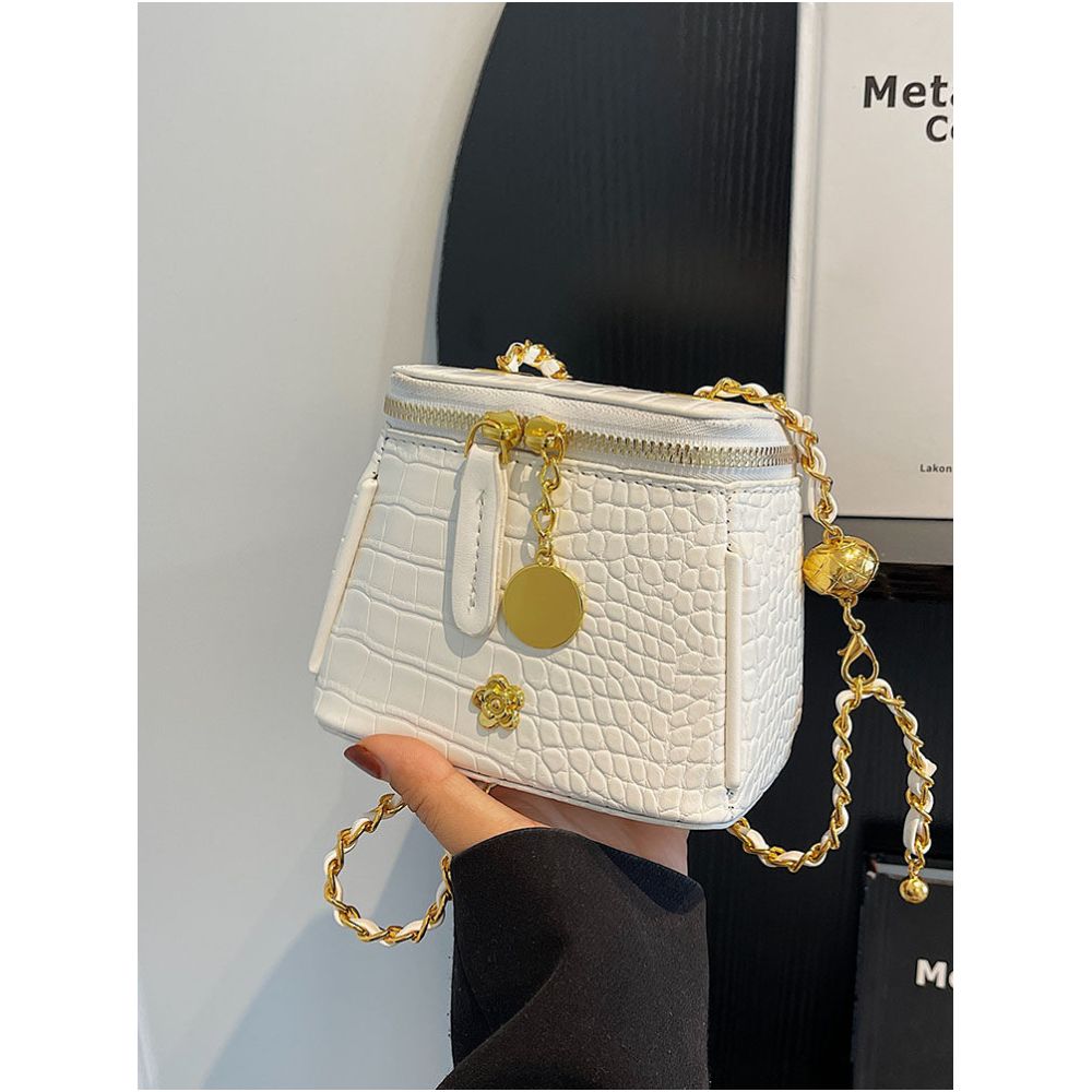 Korean style casual and fashionable high end small bag for women new 2025 summer fashion bucket bag niche trendy crossbody bag image 2