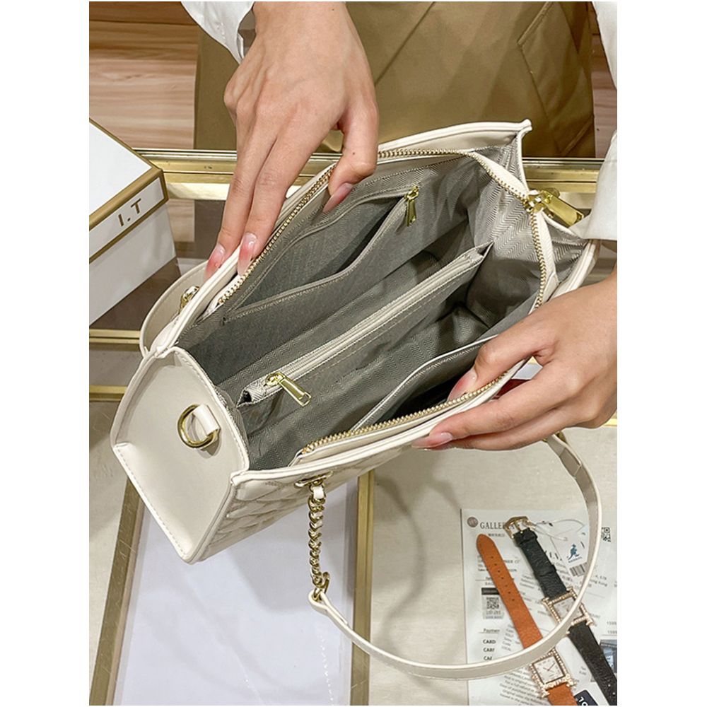Hong Kong counter leather large capacity commuting tote bag for women 2025 new high end chain bag single shoulder crossbody bag image 4