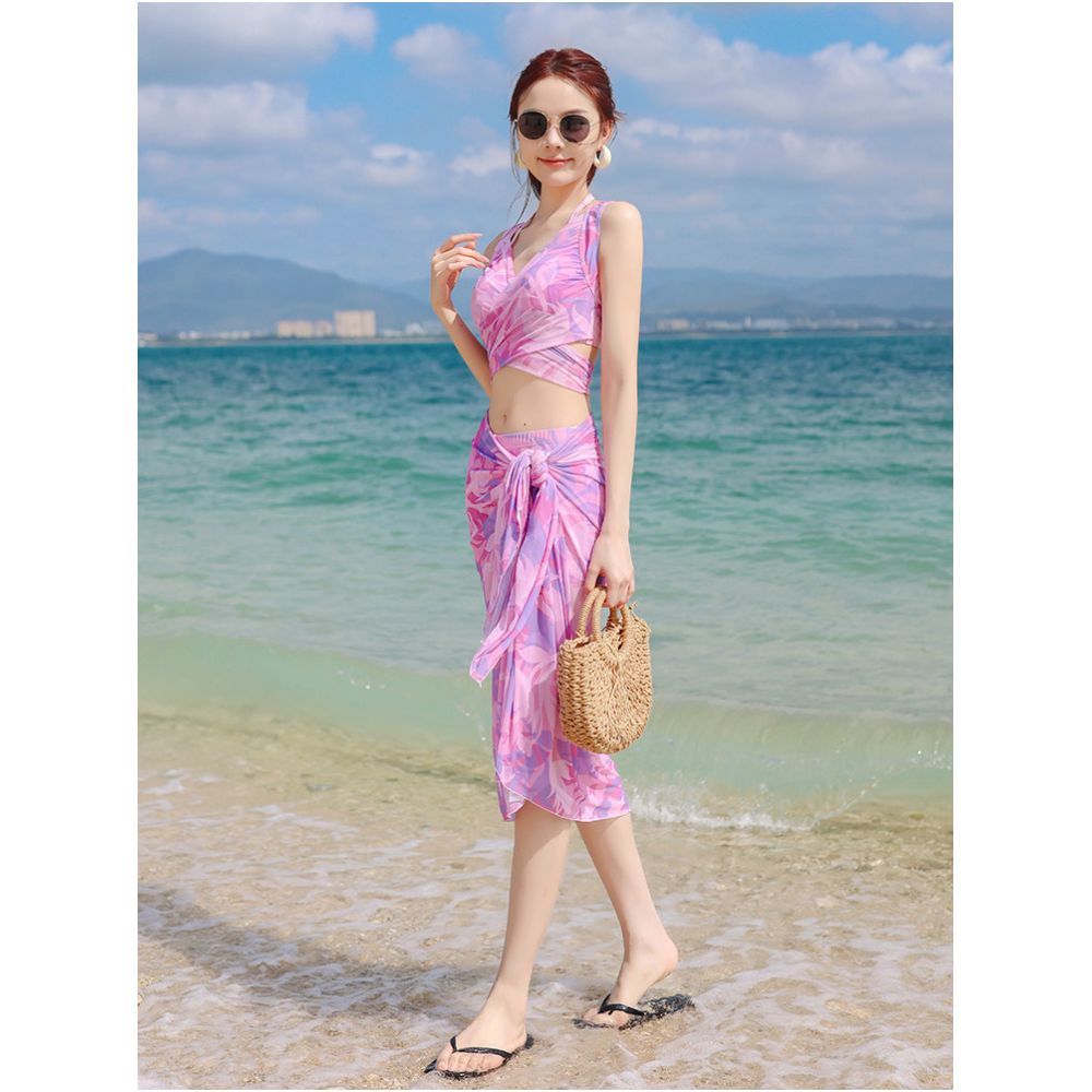 Skin friendly bikini three piece swimsuit women s 2025 new style looks slim chest gathered sexy conservative beach vacation image 2