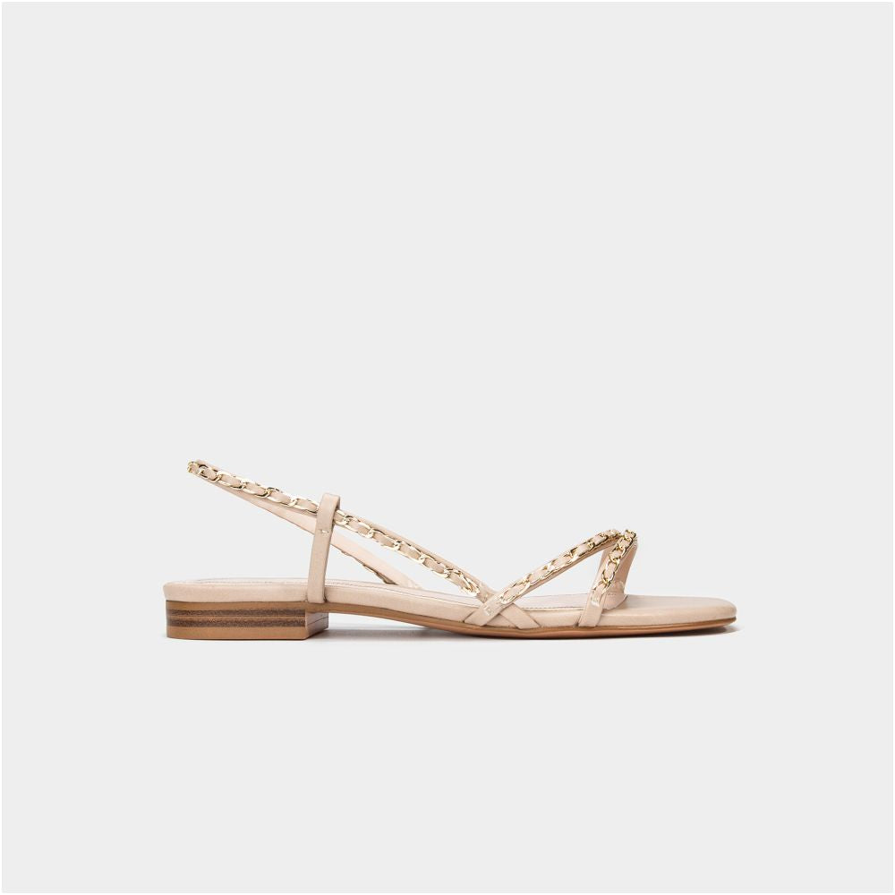Accompanying you on the 2026 spring summer new chain flat beach shoes ins Korean version versatile fairy style Roman sandals image 2