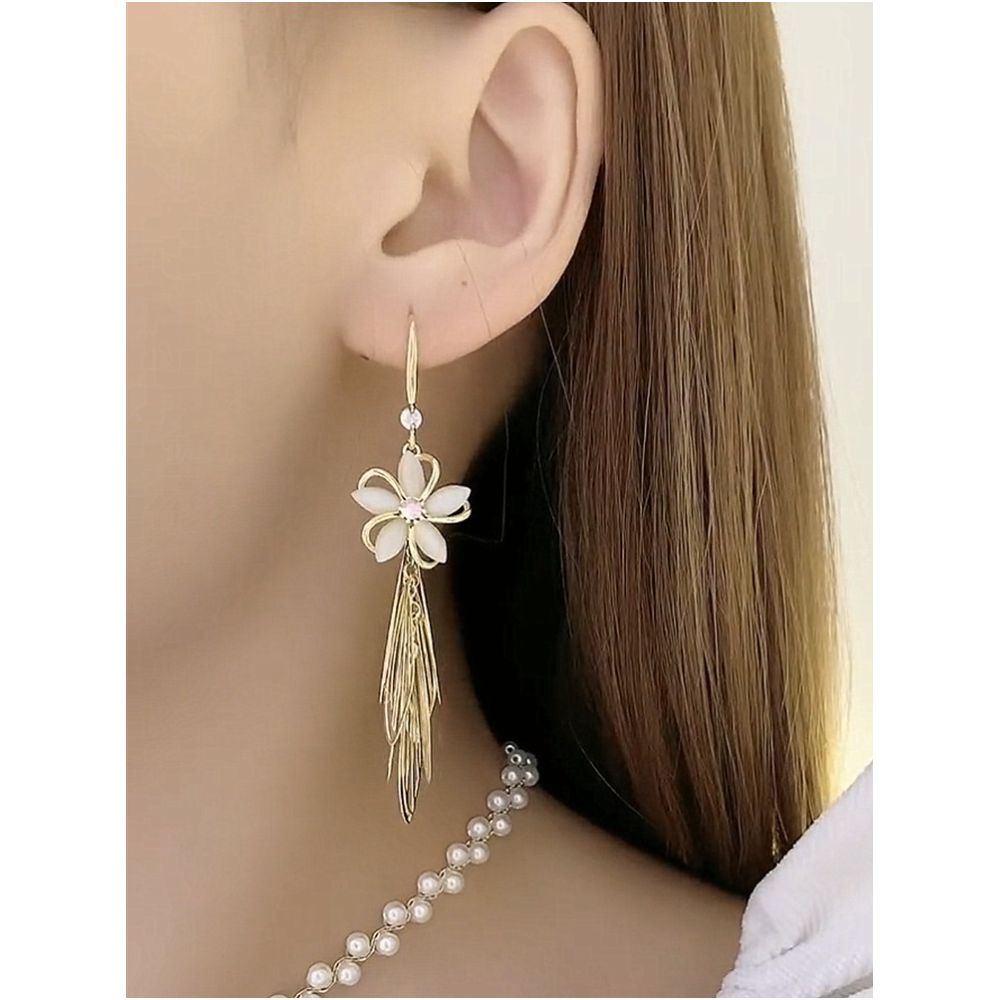 New Japanese and Korean earrings with high end and fashionable temperament cat s eye stone flower tassel earrings women s long tassel earrings image 1