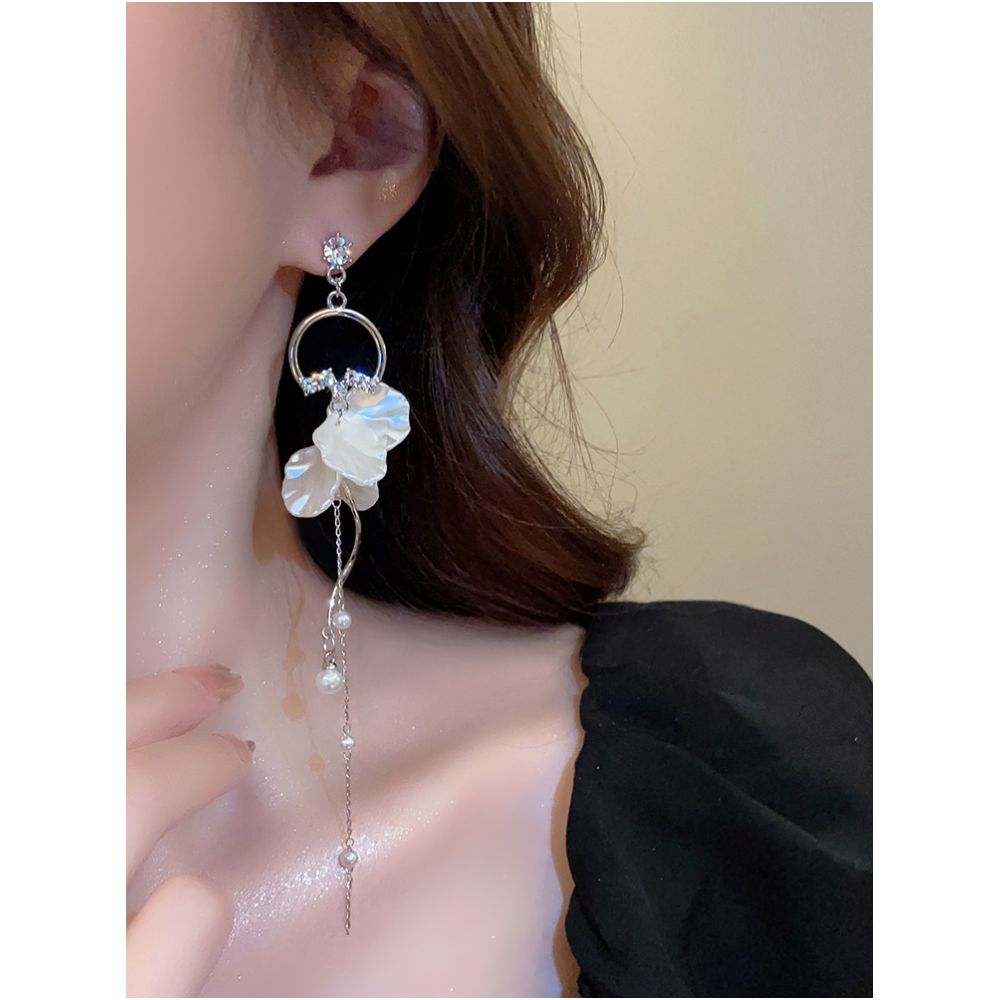 Super fairy long tassel petal pearl earrings with niche design high end earrings light luxury earrings exquisite commuting style image 1