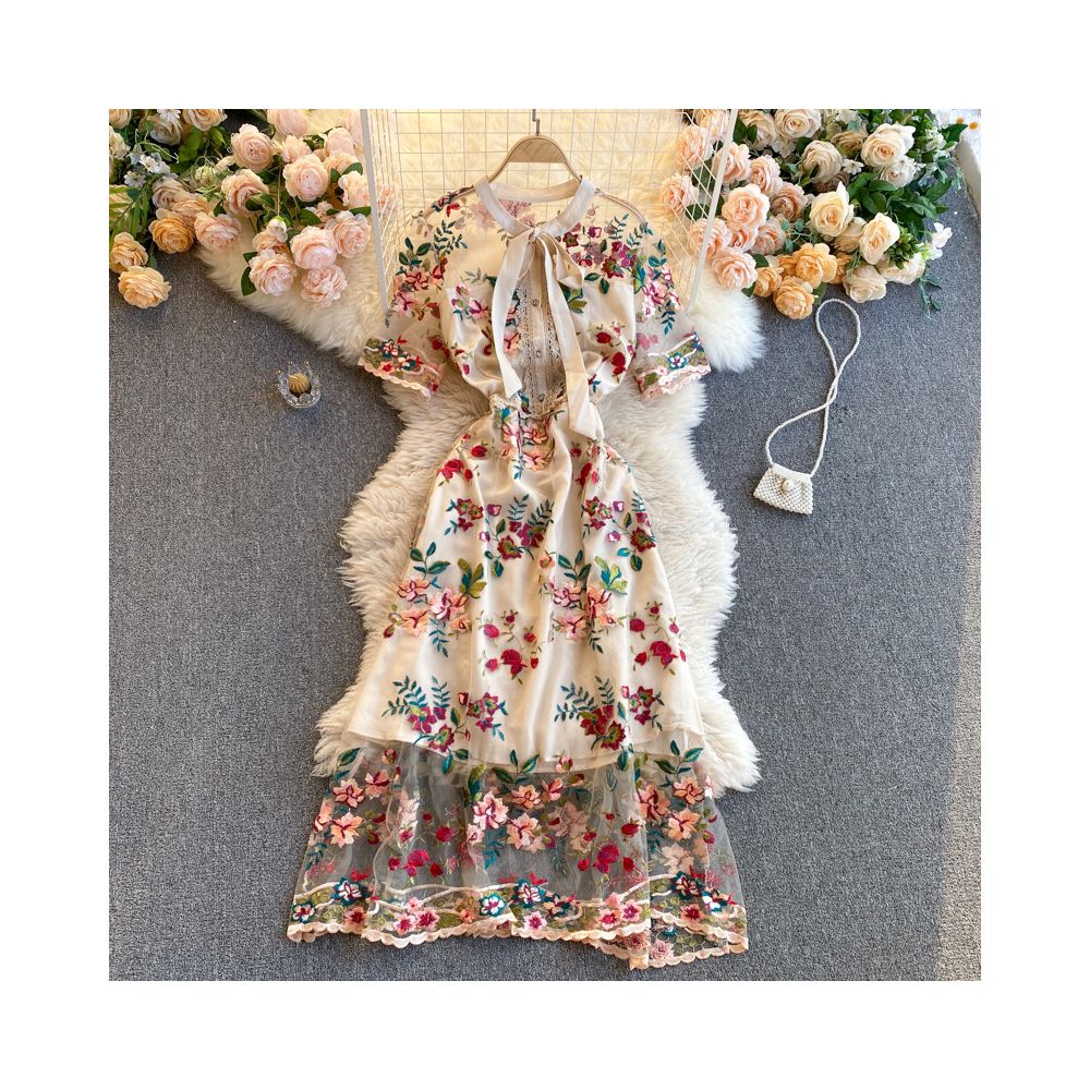 French niche Hepburn style dress 2022 new style color blocked bow collar short sleeved slimming embroidered floral dress image 2