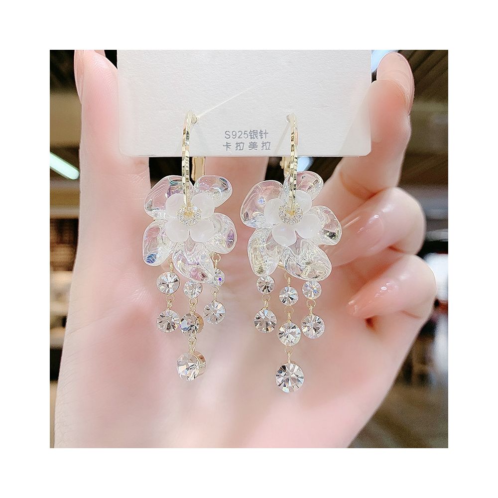Super fairy white flower earrings with Korean temperament long diamond studded tassel earrings with a design sense internet famous earrings ear rings and earrings