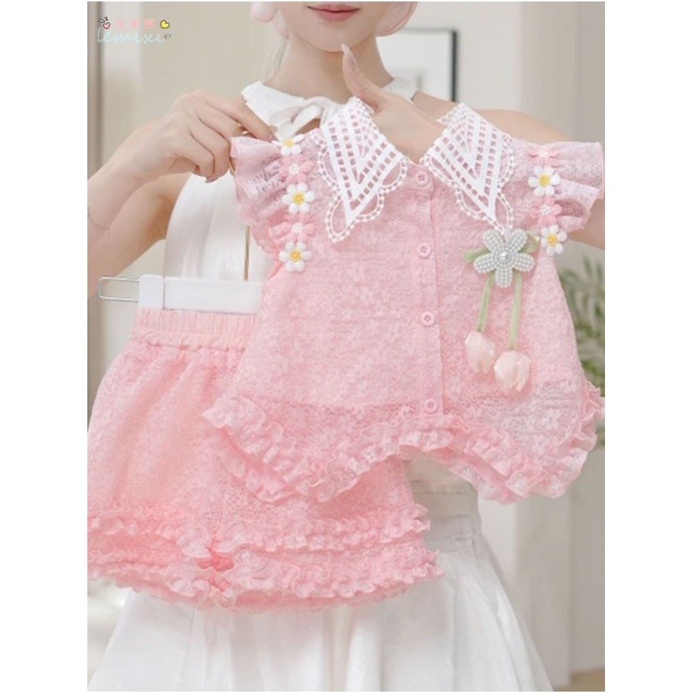 Girl s flying sleeve shorts set 2025 summer dress women s treasure lace western style shirt skirt and pants bow tie super hot two piece set image 2