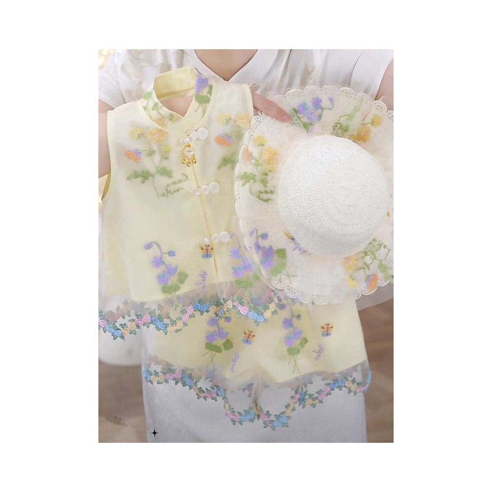 Girls Summer 2025 New Chinese style Embroidered Buckle Tank Top Lace Skirt Pants New Chinese Sleeveless Shorts Two Piece Set image 1