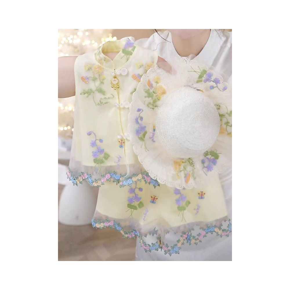 Girls Summer 2025 New Chinese style Embroidered Buckle Tank Top Lace Skirt Pants New Chinese Sleeveless Shorts Two Piece Set image 2
