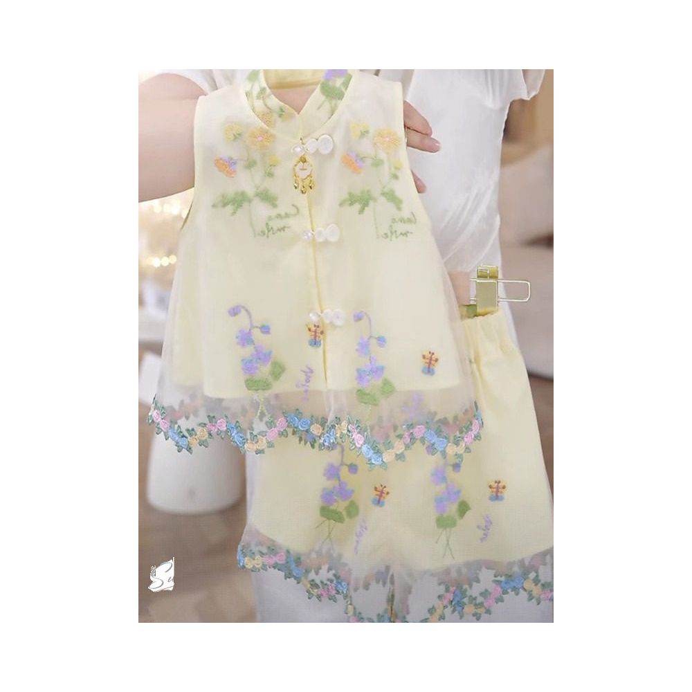 Girls Summer 2025 New Chinese style Embroidered Buckle Tank Top Lace Skirt Pants New Chinese Sleeveless Shorts Two Piece Set image 4