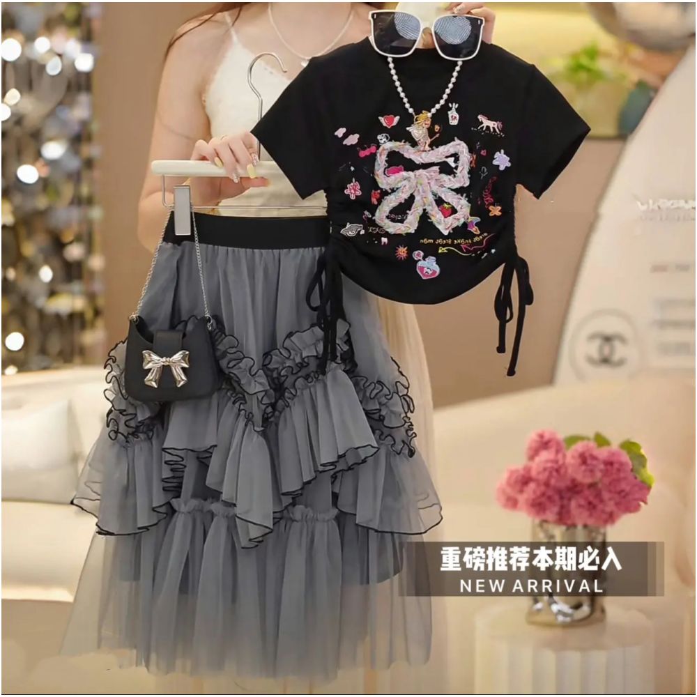 Girls drawstring short sleeved skirt set summer  new sweet bow T shirt lace cake long skirt
