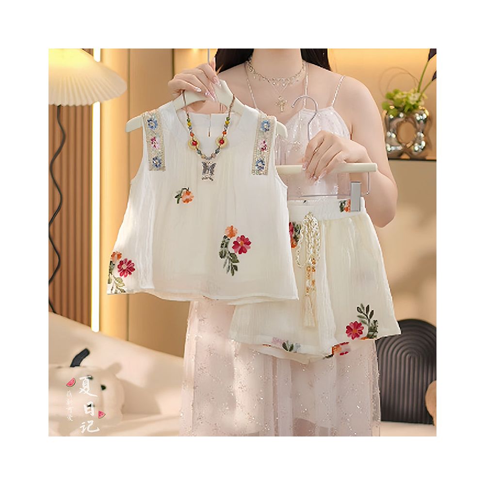 Girl s sleeveless doll shirt seven part pants set for summer 2025 new style sequin floral vest ultra thin two piece set trendy