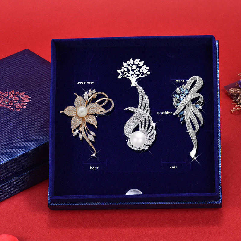 Elegant Retro Pearl Brooch Set