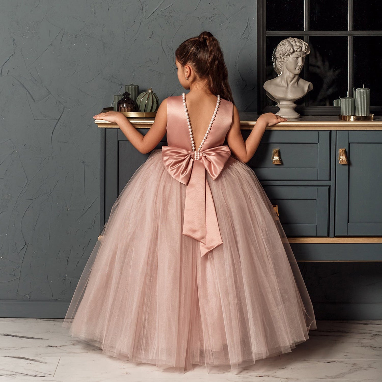 Flower Girl Wedding Dress Backless Piano Playing Host Party