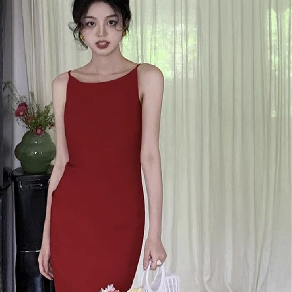 A Lady's French One-shoulder Casual Dress