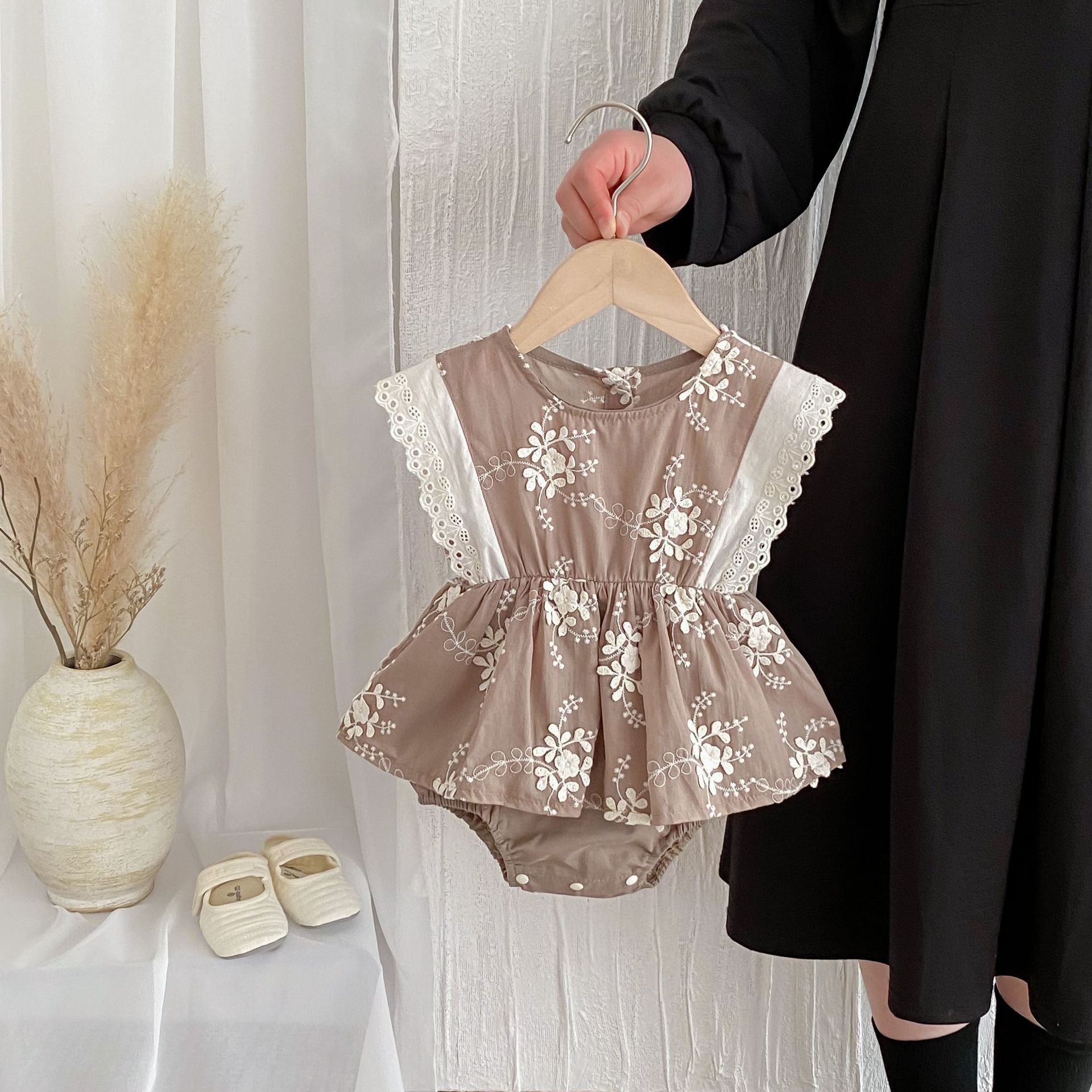 Baby Girl Fashionable Embroidery Lace Sleeve Dress