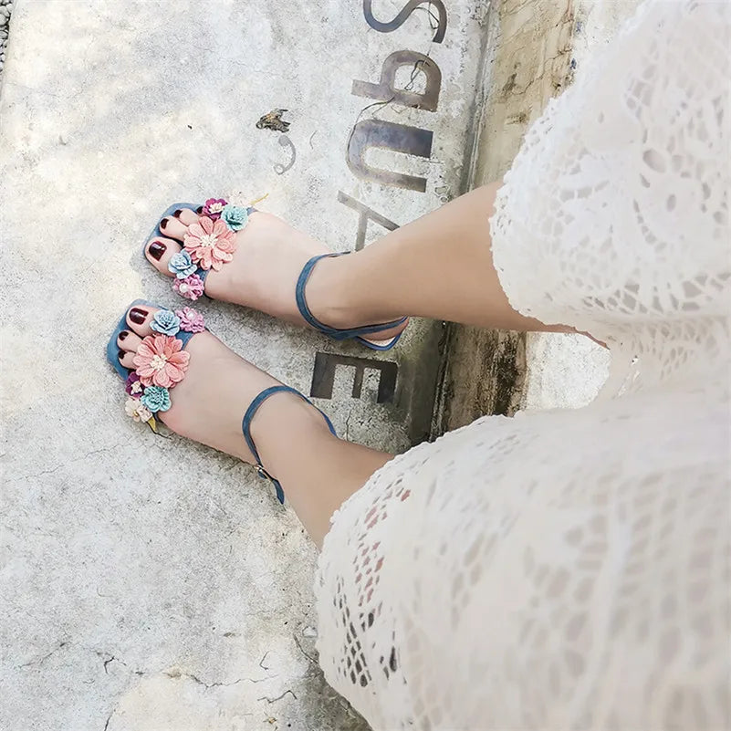 New Fashion Floral Comfortable Women's Sandal Fashion Simple Open-toe Low Heel Chunky Button Sandal