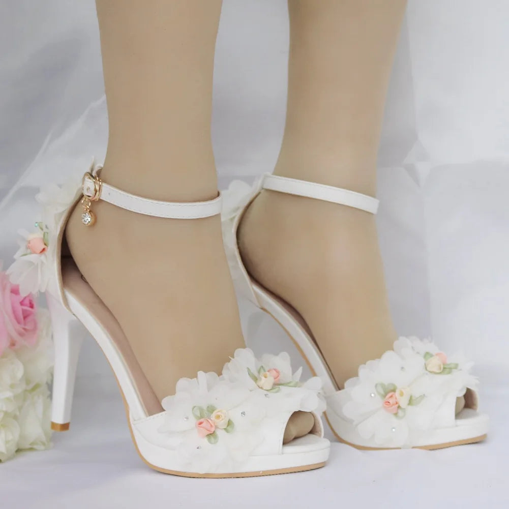 Summer new round-toed fish mouth white PU rhinestone lace flower wedding shoes banquet large size thin high-heeled women sandals