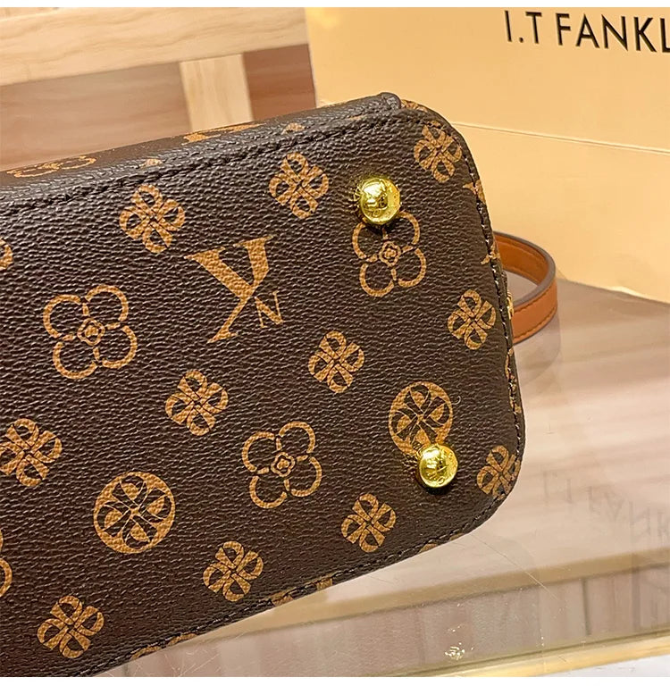 New 2025 High-End Designer Women's Handbag Autumn Winter Shoulder Crossbody Tote Bag Fashionable Luxury Accessory for Ladies