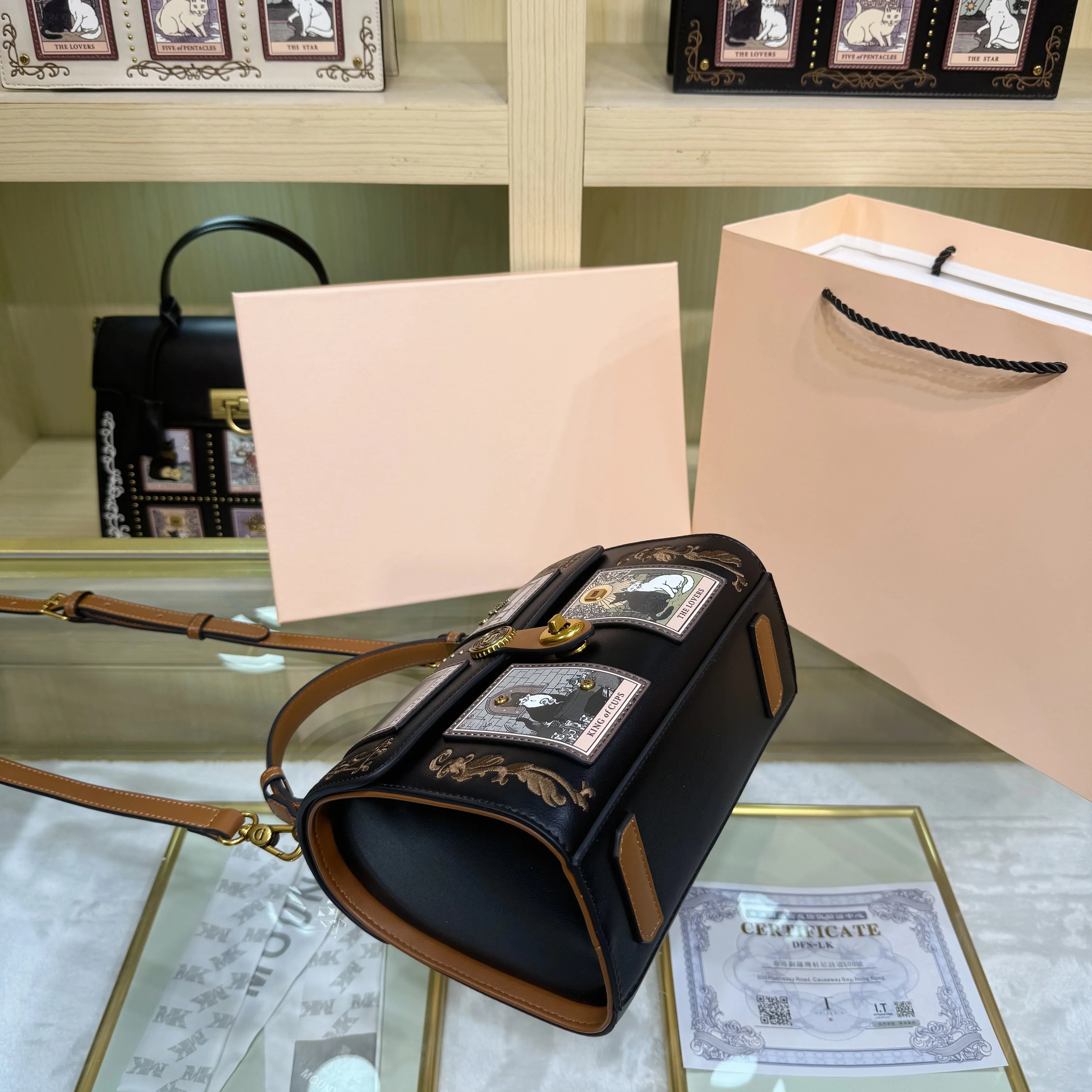 Luxury Designer Bags with Cute Cartoon Printing and Delicate Embroidery Design Vintage and New Fashion Shoulder Pillow Bag