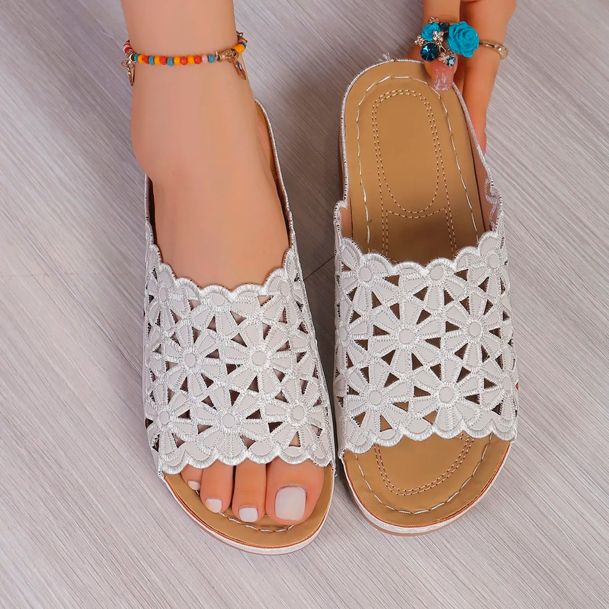 Women's Wedges Slippers Retro Hollow Out Flower Summer Platform Ladies Sandals Soft Comfortable Open Toe Slippers Slides Women