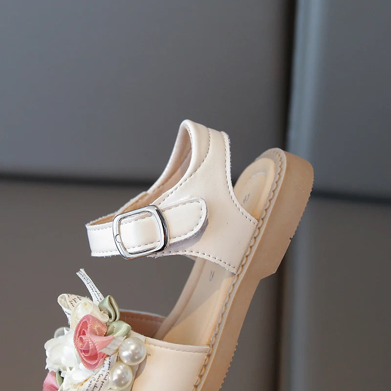 Girls' sandals, fairy-style beach shoes, summer new styles, pearl flower sandals with anti-slip soles, silver princess sandals