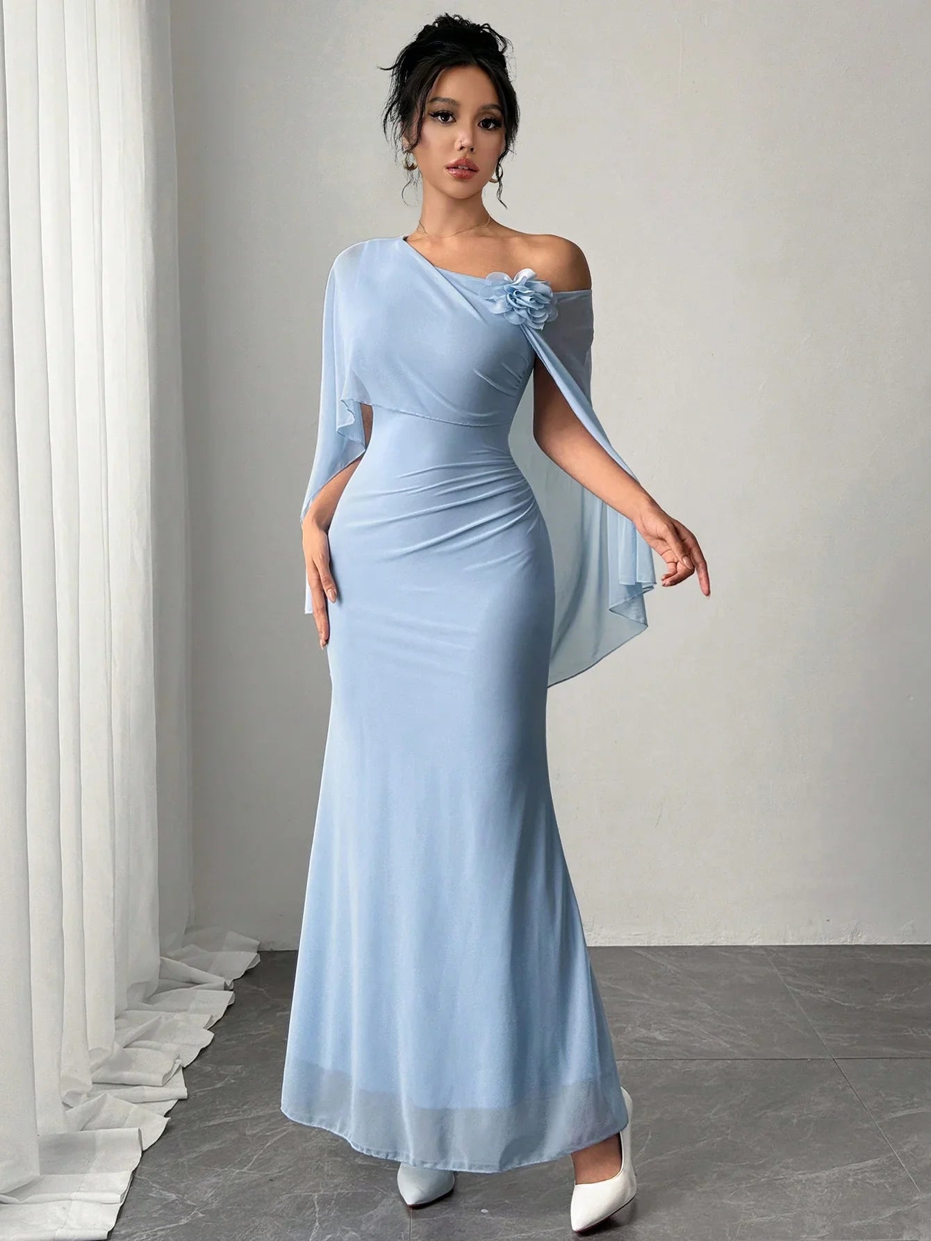 Spring/Summer Women's Sexy One-Shoulder Corsage Mesh Cape Ultra Long Dress Elegant Gown for Special Occasions