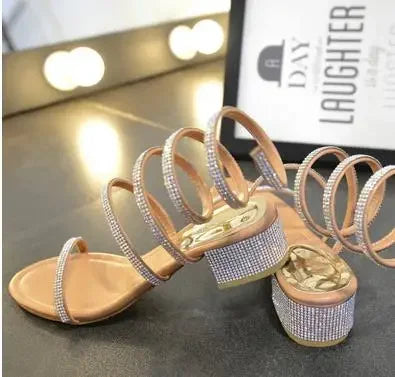 Summer Fashio 4CM Thick Heel Gladiator Sandals Women Flat Sandals Snake Punk Rhinestone Women Sandals Wedding Shoes