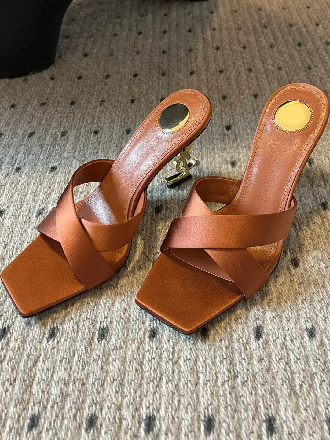 Retro French Open Toed Slim Heel Sandals for Women with Summer Temperament, High-heeled One-piece Slippers Women Shoes