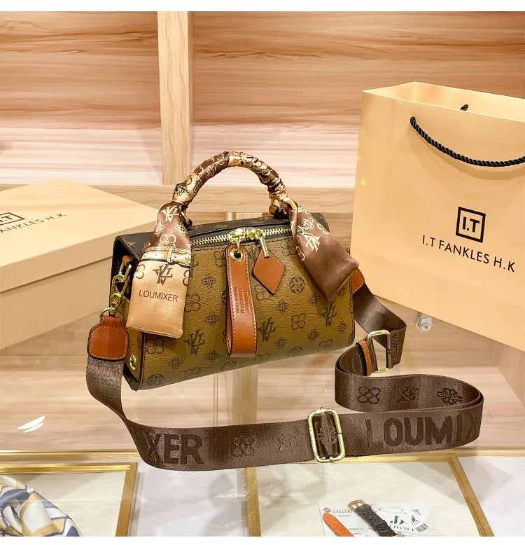 Brand women's handbag 2025 new autumn and winter high-end texture niche designer light luxury shoulder crossbody bag pillow bag
