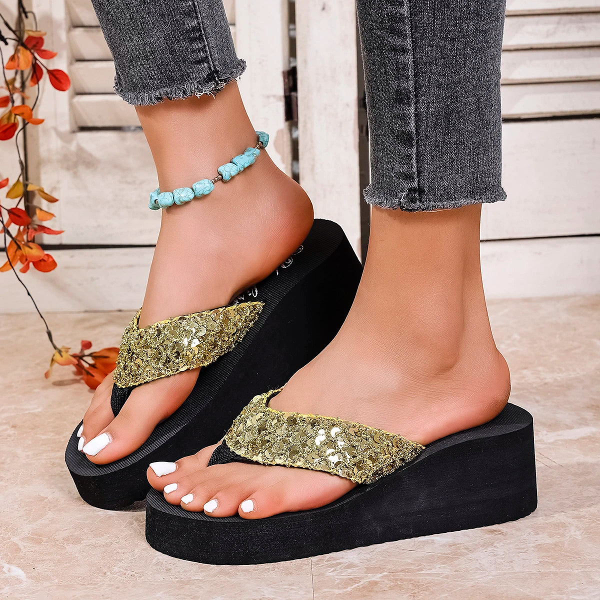Fashionable New Round Toe Comfortable Beach Sandals Summer Outdoor Wear Flip-flops Lightweight Non-slip Flat Women's Slippers