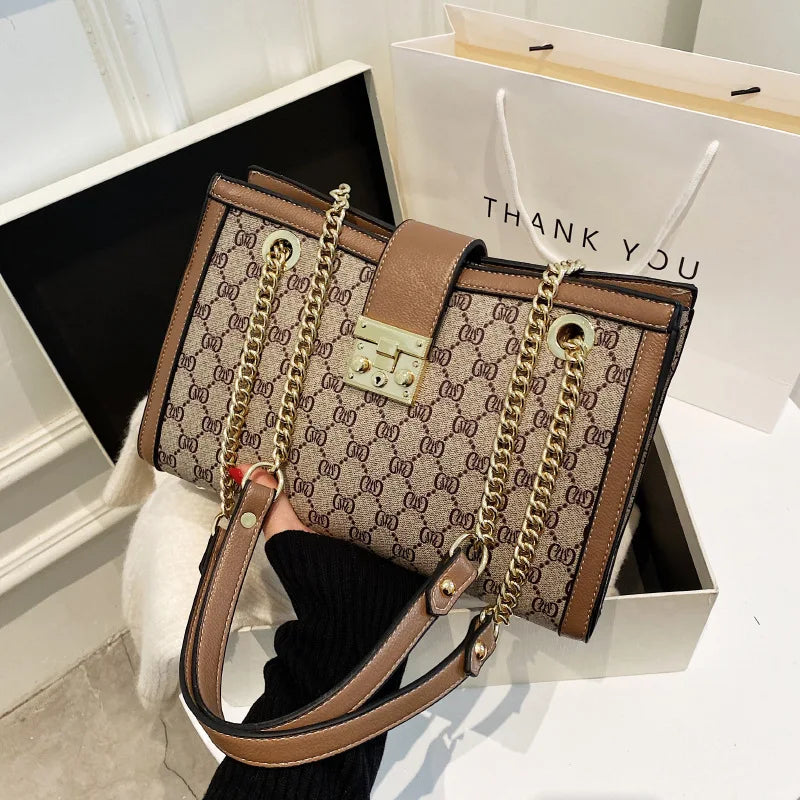 Women's Bag 2025 New Fashion European and American Retro Print Large Capacity Tote Bag Chain Shoulder Underarm Bag Wholesale