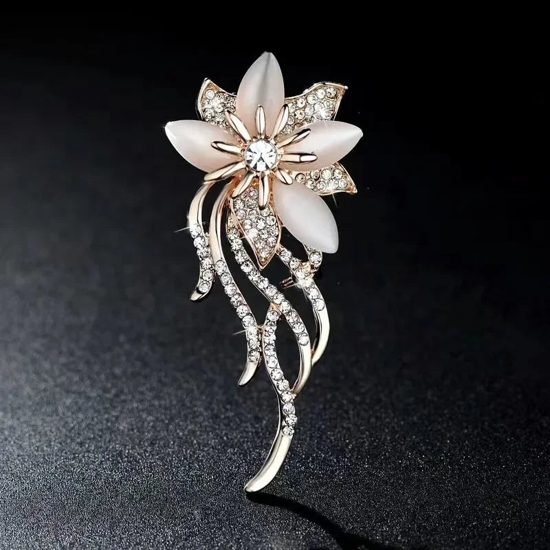 Luxury Snowflake Pearl Crystal Brooch Large Snowflake Flower Brooch Pins Fashion Exquisite Women's Jewelry