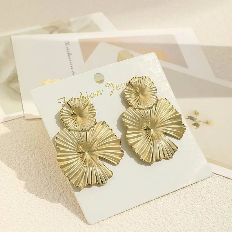 Minimalism Personality Metal Drop Earrings for Women Leaf Round Water Droplet Butterfly Twist Metal Earrings Geometry Jewelry