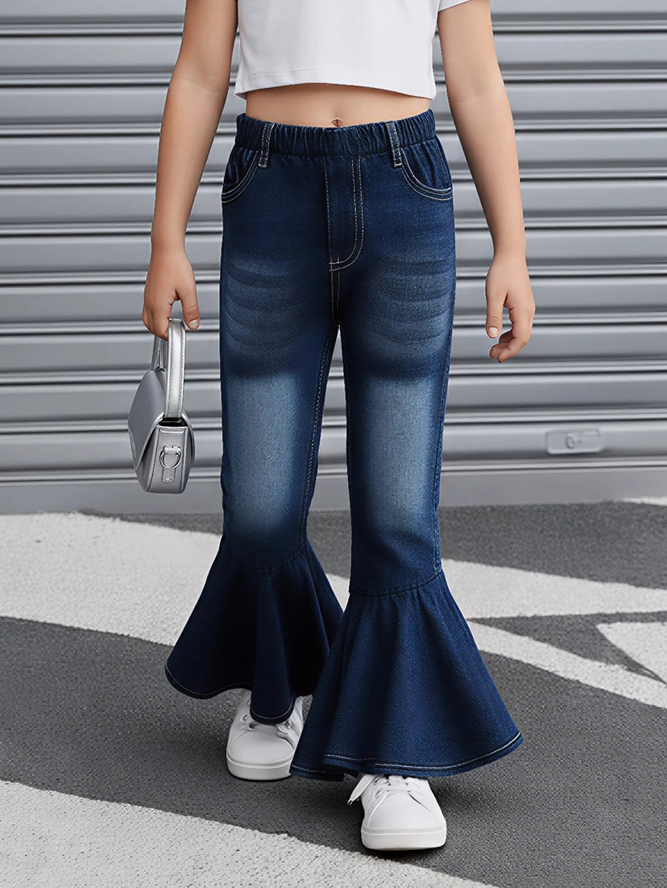 Girls' Trendy Flared Denim Trousers，Comfortable and breathable to wear, convenient for going out, suitable for gift giving.