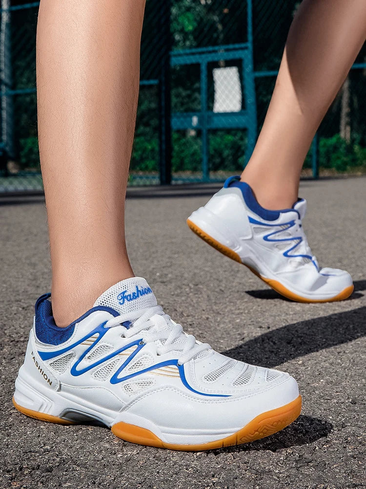 New Sports Shoes for Men and Women, Low-Cut Lace-Up Thick-Soled Shock-Proof Table Tennis Shoes and Badminton Shoes