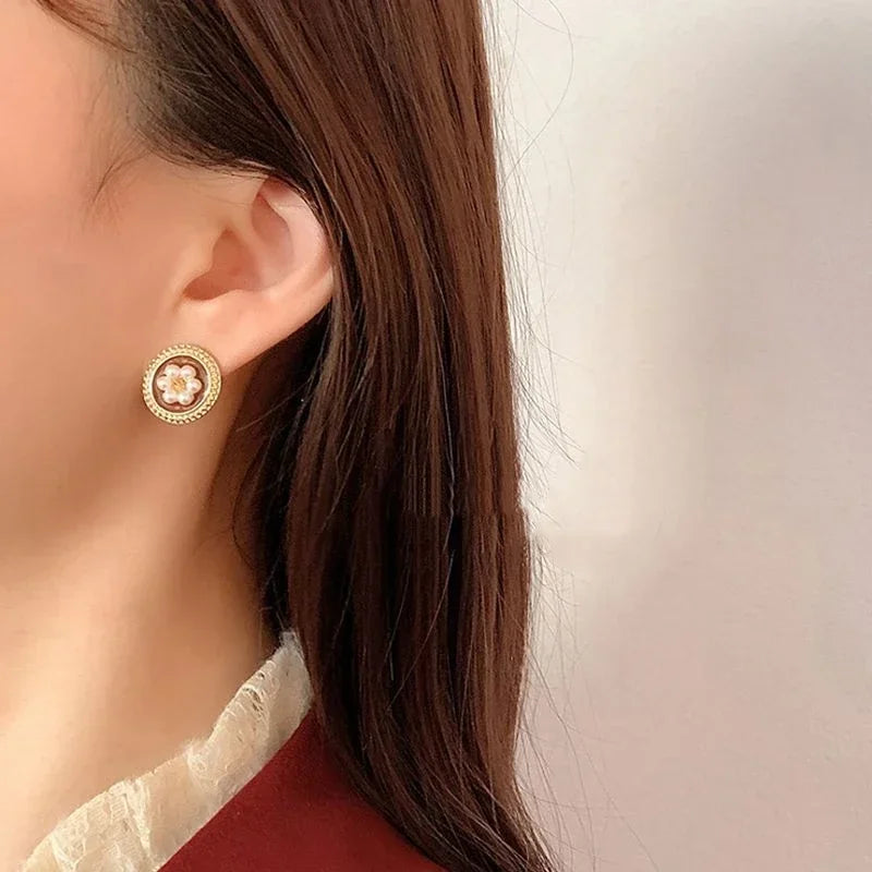 Vintage Dripping Oil Wine Red Retro Stud Earrings for Women Korean Pearl Flower Heart Shape Geometric Earring High Sense Jewelry