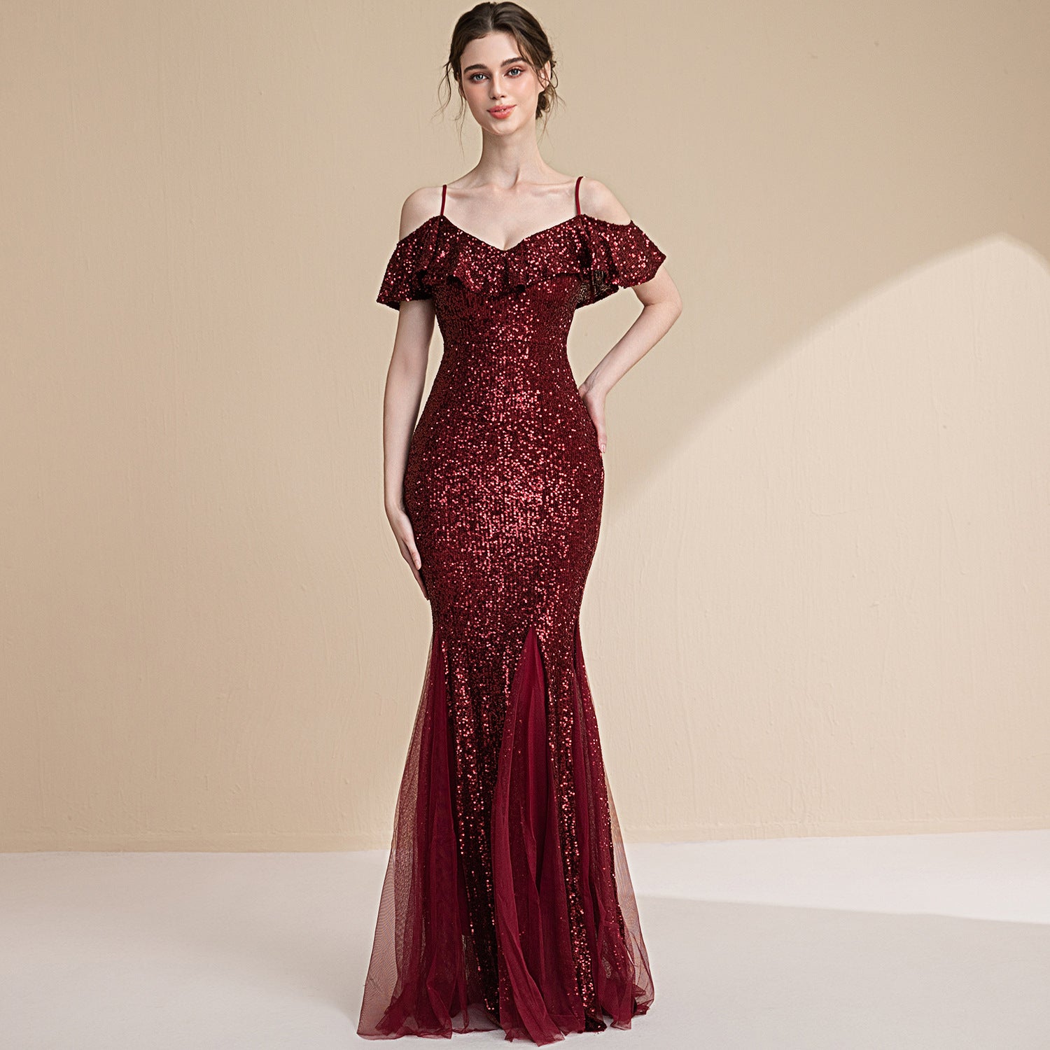 Evening gown for women, elegant and luxurious, high-end and sophisticated