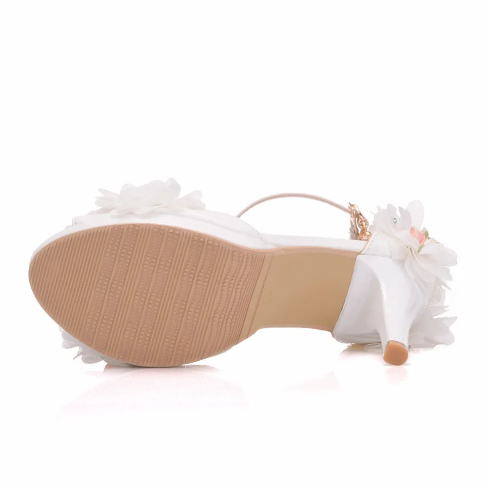 Summer new round-toed fish mouth white PU rhinestone lace flower wedding shoes banquet large size thin high-heeled women sandals