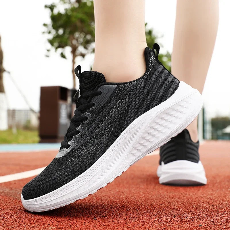 Couple's Flat Lightweight Mesh Fabric Soft Sole Anti-slip Breathable and Lace-up Comfortable Outdoor Casual Sports Shoes