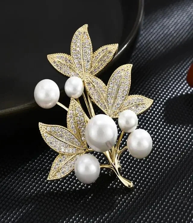 Luxury Snowflake Pearl Crystal Brooch Large Snowflake Flower Brooch Pins Fashion Exquisite Women's Jewelry