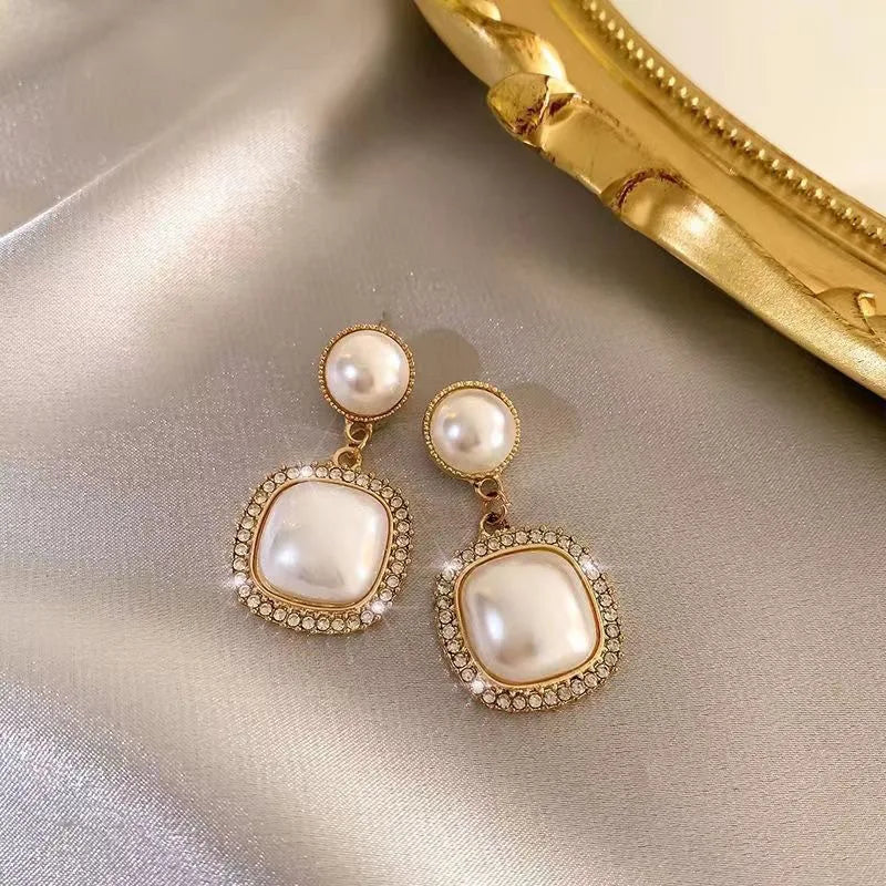 Vintage Dripping Oil Wine Red Retro Stud Earrings for Women Korean Pearl Flower Heart Shape Geometric Earring High Sense Jewelry