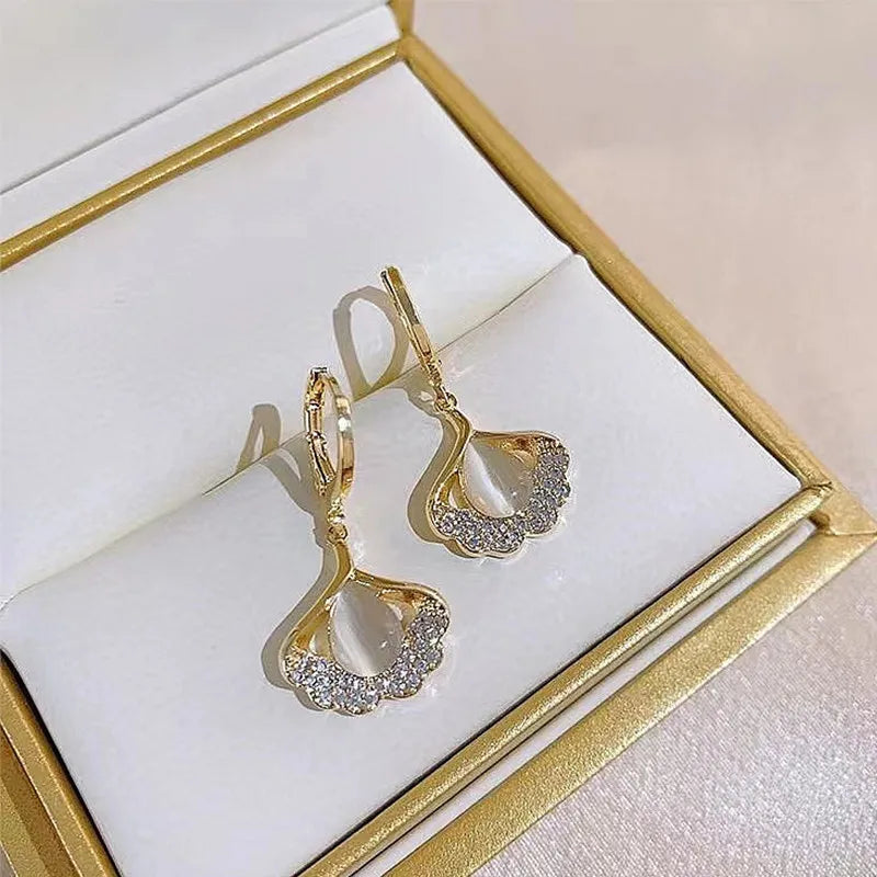 Korean Fashion Elegant Shiny Crystal Earrings For Women Cat Eye Stone Earrings 2024 Trendy Luxury Vintage Jewelry Party Gifts