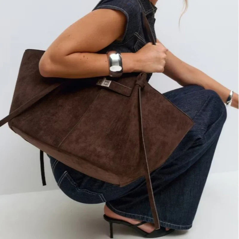 Brand Wing Shaped Handbag Luxury Gold Lock Buckle Design Tote Bag Women Large Capacity Shopping Bag Elegant Commute Underarm Bag