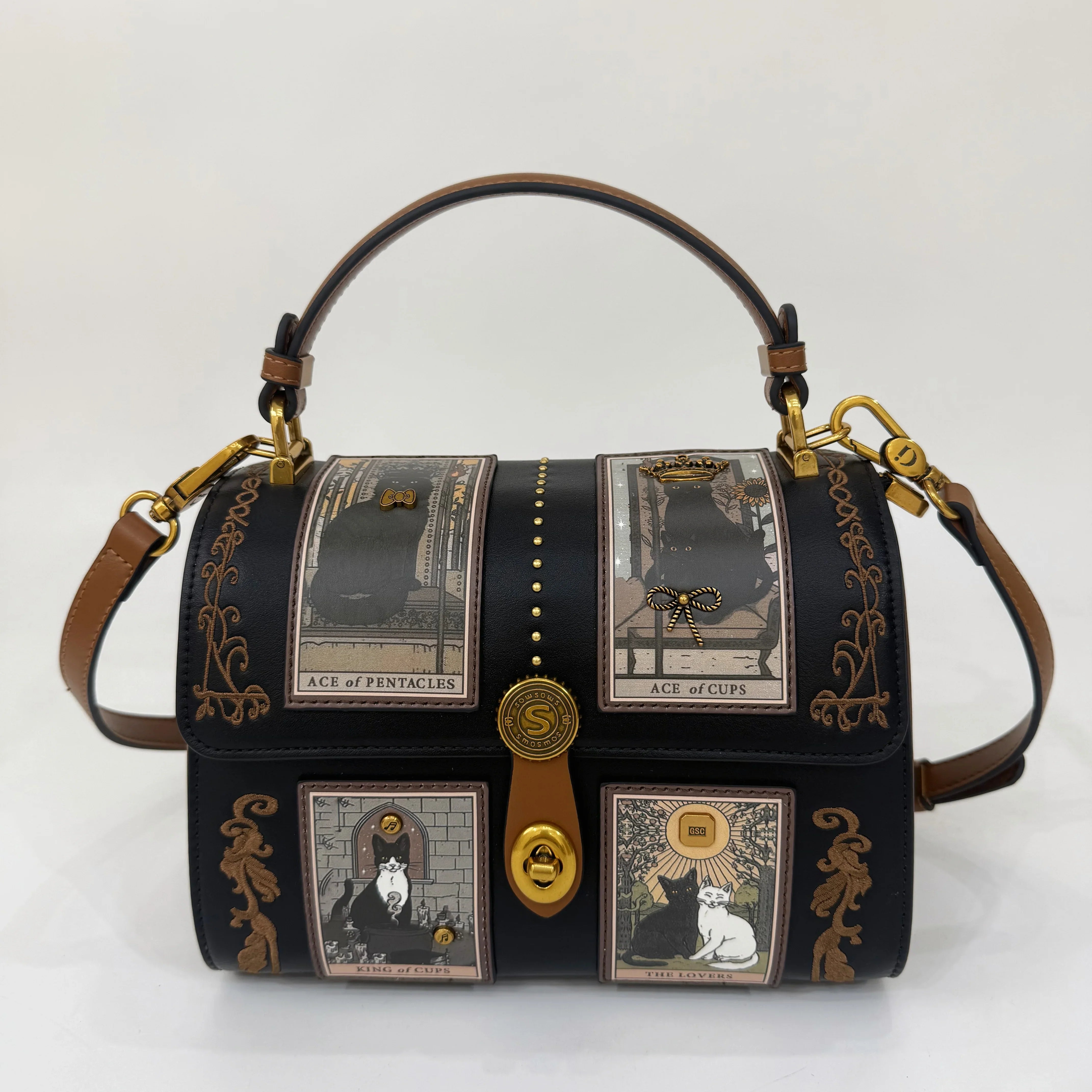 Luxury Designer Bags with Cute Cartoon Printing and Delicate Embroidery Design Vintage and New Fashion Shoulder Pillow Bag