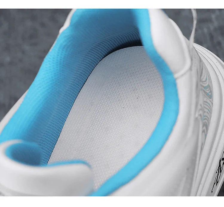 New Light Skateboarding Shoes Men Breathable casual Sneakers Trekking Shoes Men Soft Outdoor Walking Shoes Men Size 39-44