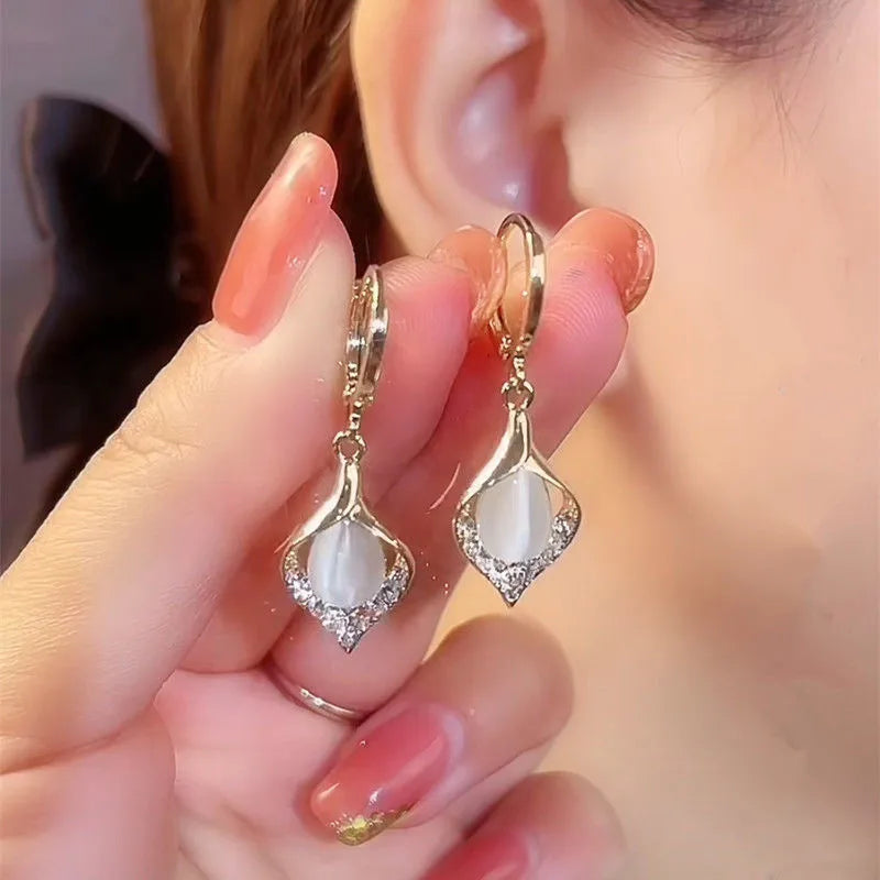 Korean Fashion Elegant Shiny Crystal Earrings For Women Cat Eye Stone Earrings 2024 Trendy Luxury Vintage Jewelry Party Gifts