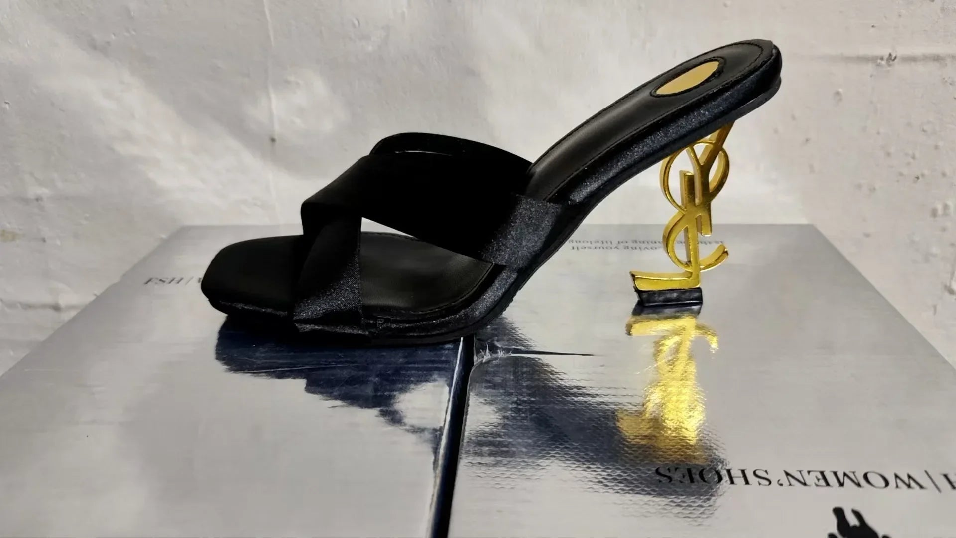 Retro French Open Toed Slim Heel Sandals for Women with Summer Temperament, High-heeled One-piece Slippers Women Shoes