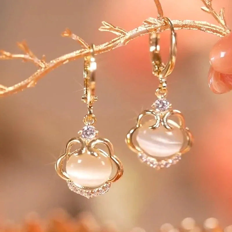 New Fashion Trend Cat's Eye Safety Lock Pendant Gold Color Earrings for Women Personality Elegant Ladies Party Jewelry Gifts